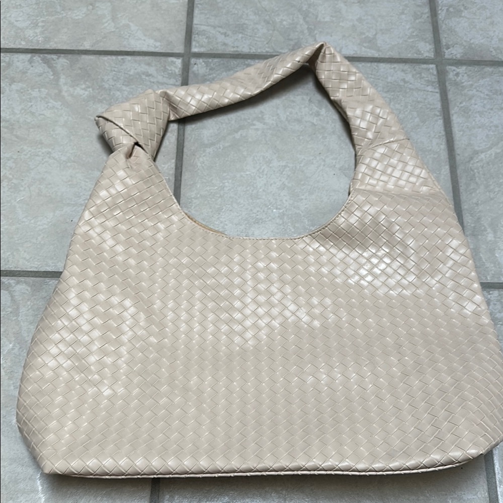 Ulta Elegant Cream Woven Shoulder Bag